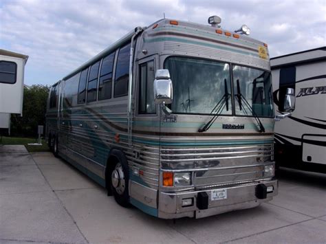 12 sleeper prevost for sale.